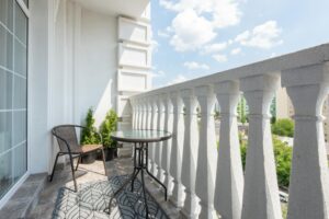 ανακαίνιση εξωτερικών χώρων